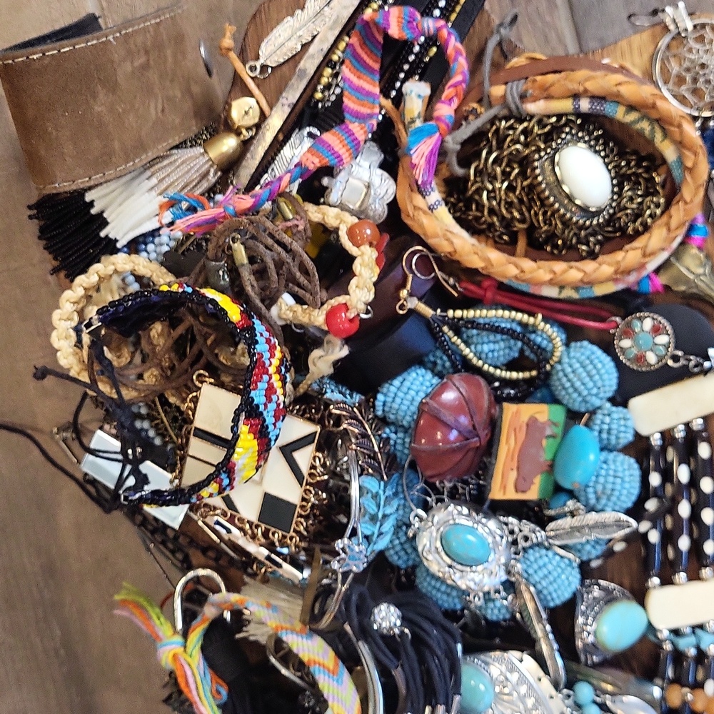 Craft Jewelry, Broken Beauties, Missing Stones, Single Earrings, Etc. - Picture 6 of 16
